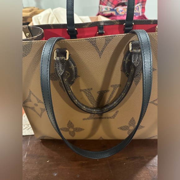 Authentic Louis Vuitton On The Go Tote MM Brown Monogram Reverse Leather New - Picture 5 of 6